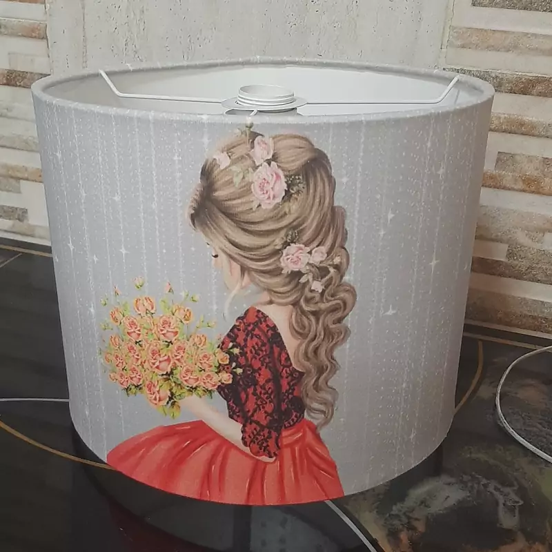 لوستر اتاق کودک طرح دختر با دسته گل